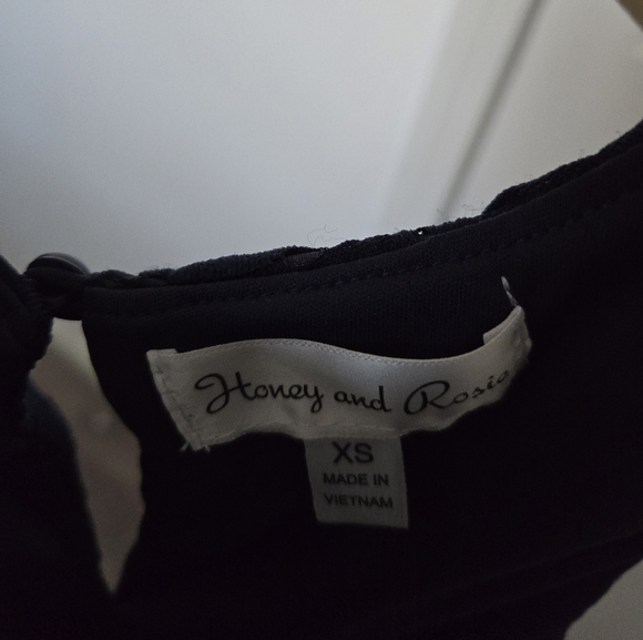 Navy Sleeveless Lace Mini Dress - Picture 3 of 4